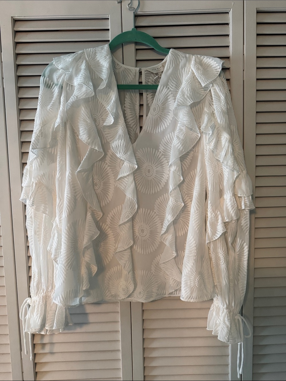 NWT Ted Baker White Ruffle V-Neck Blouse